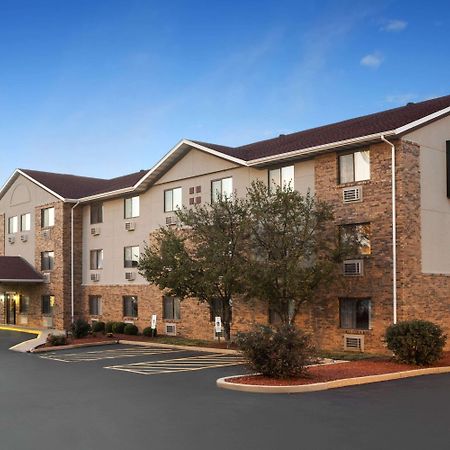 Super 8 By Wyndham Fairview Heights-St. Louis Motell Exteriör bild