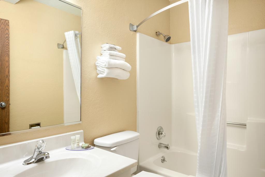 Super 8 By Wyndham Fairview Heights-St. Louis Motell Exteriör bild